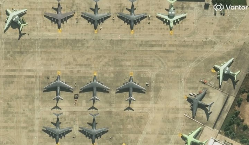 4架大圆盘同框,空警-3000开始下饺子了?