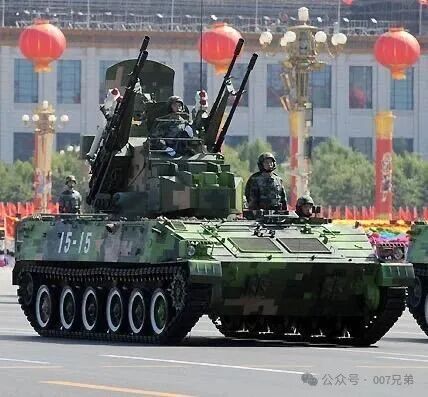 硬杀到底!14.5三管转管机枪上车!专治无人机蜂群,终于轮到步兵连专属防空了